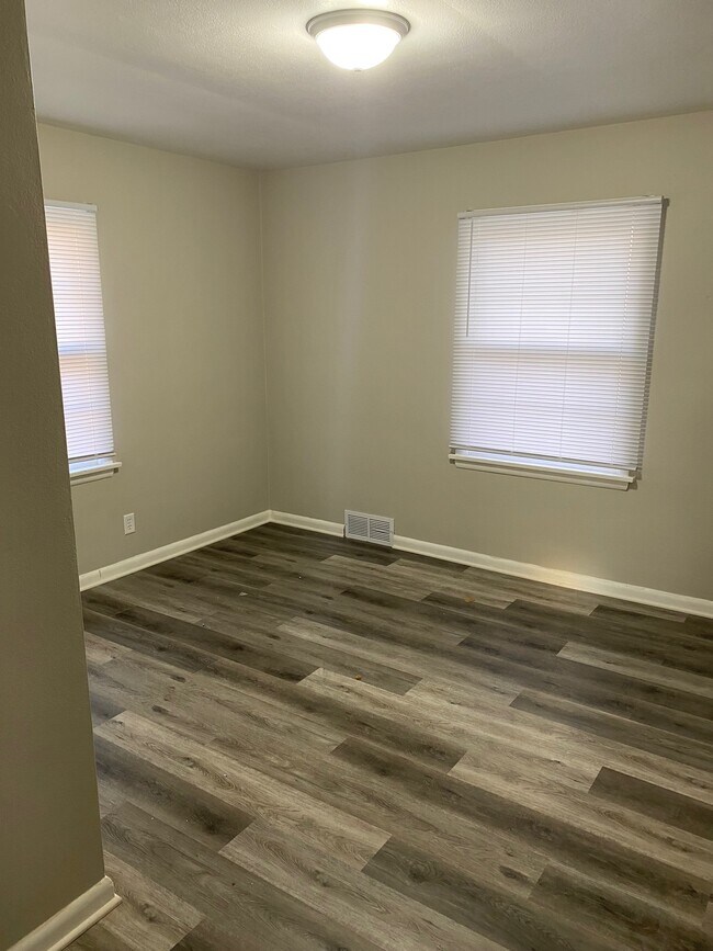 Building Photo - 3807 N Faber Ave