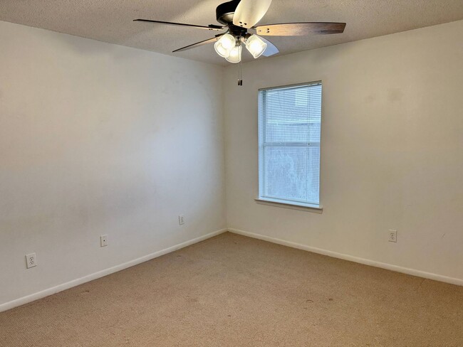 Building Photo - 5426 Ricci St