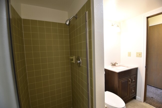 Building Photo - 2643 Sherwood Cir