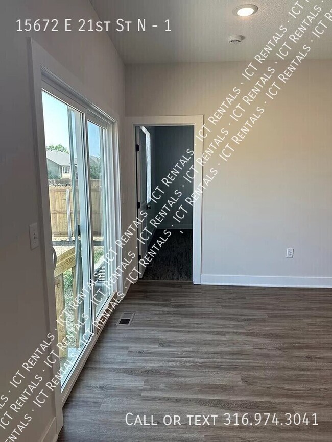 Building Photo - 15672 E 21st St N