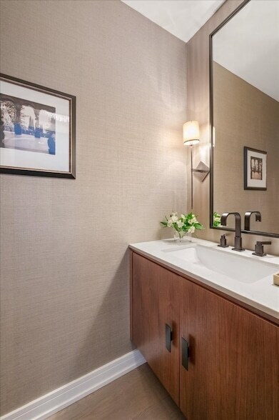 Building Photo - 1000 N Lake Shore Dr