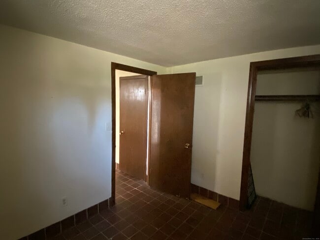 Building Photo - 608 Orange St