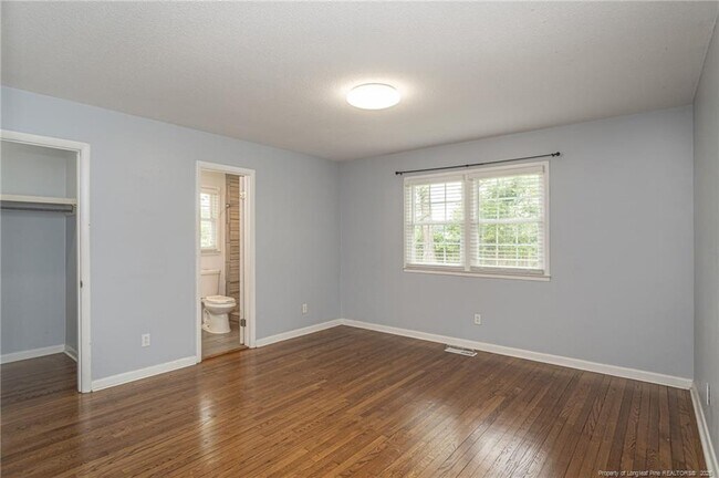 Building Photo - 401 Southwick Dr