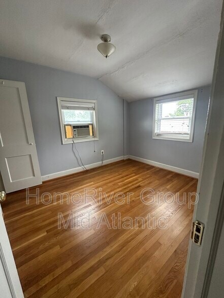 Building Photo - 3106 S Hayes St
