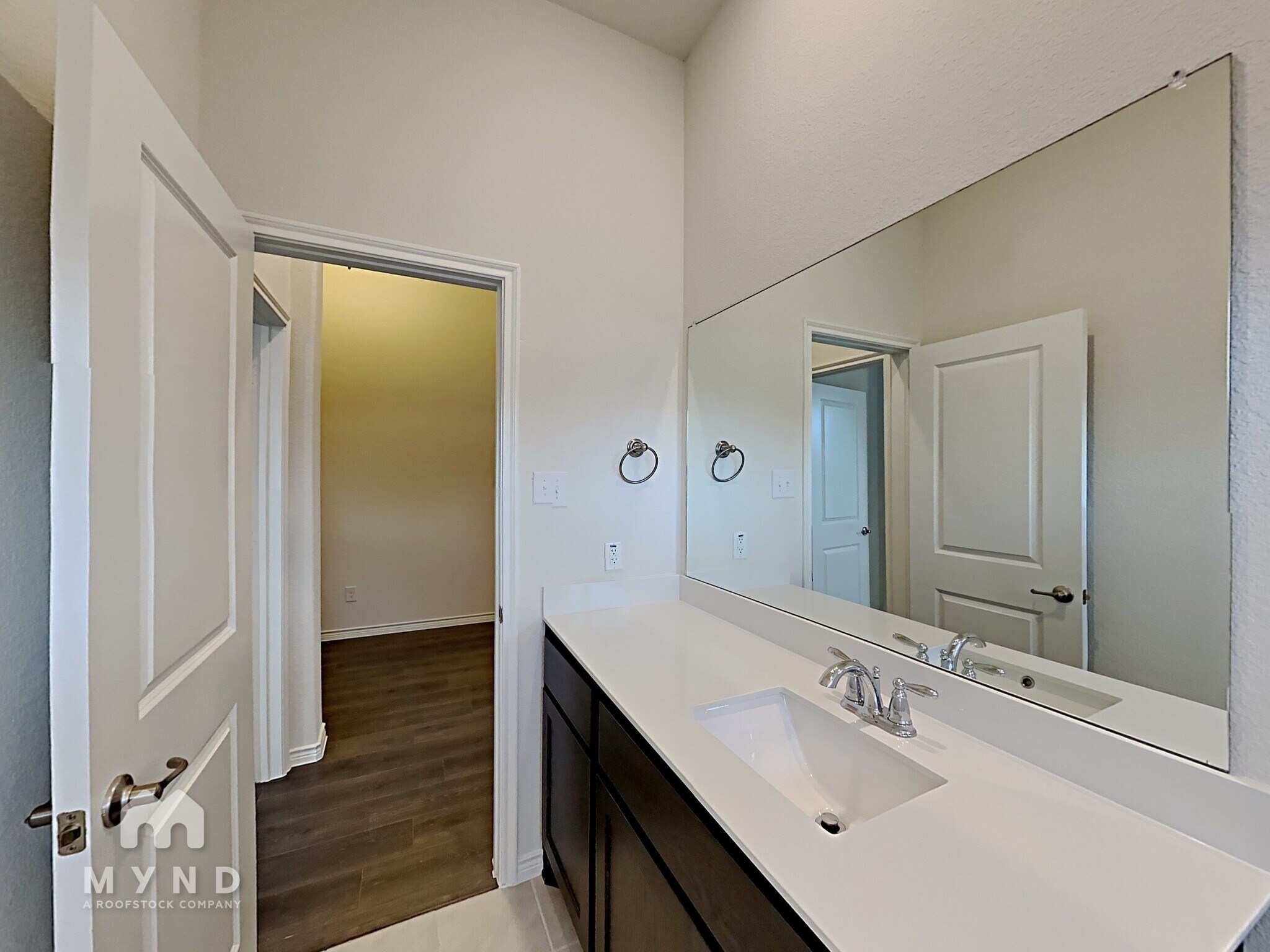 Building Photo - 1239 Brooklyn Dr