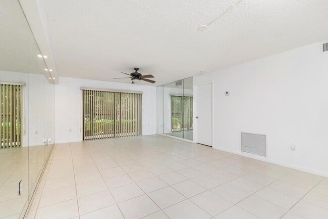 Building Photo - 3525 S Ocean Blvd