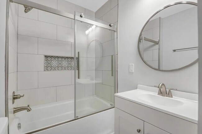 Building Photo - Pre-Leasing for the 26-27 School Year! - H...