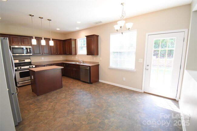 Building Photo - 3334 Crutchfield Pl