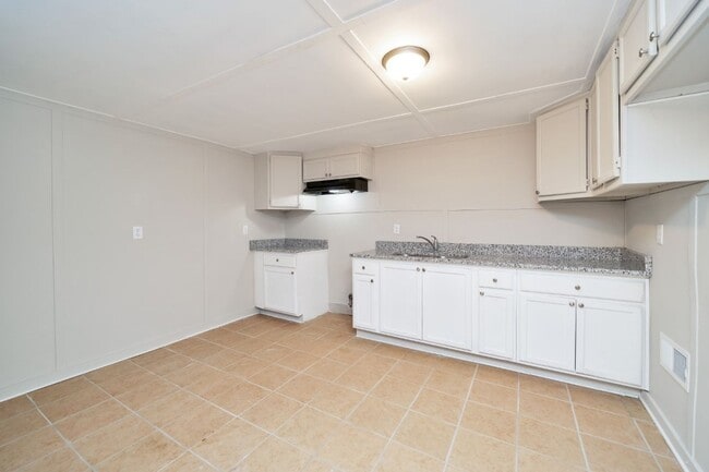 Building Photo - Newly Renovated 4BR Home- Move in Ready!
