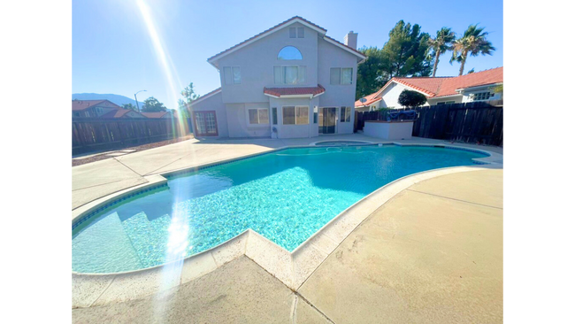 Building Photo - Temecula Pool Home - 4 Bed | 2.5 Bath