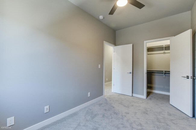 Building Photo - 3 br, 2.5 bath  - 2727 Thomas