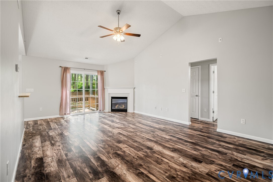 Building Photo - 2099 Yacht Club Rd