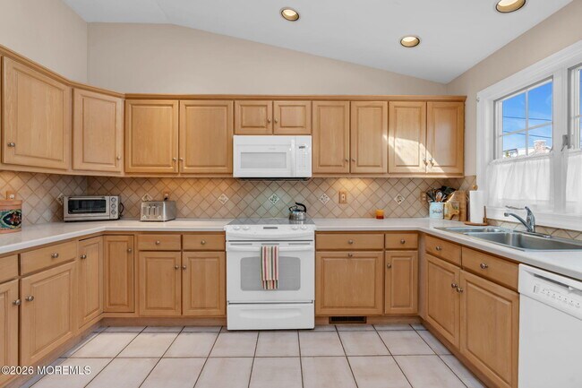 Building Photo - 215 Neptune Pl