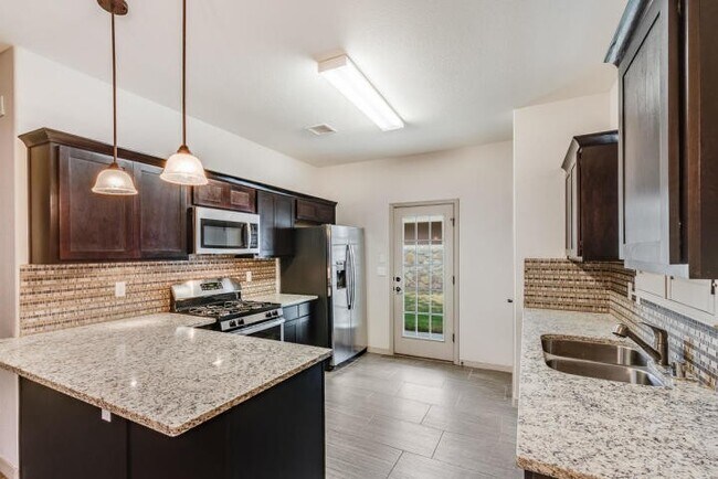 Building Photo - East El Paso 3bed/2bath Refrig A/C in Gated Community with Pool Access!