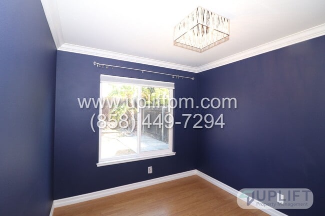 Building Photo - 3 bed 2 bath House With Solar And Communit...