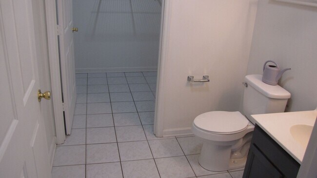 Building Photo - Well-kept 3 bedroom 2 1/2 bath home in the heart of Clemmons