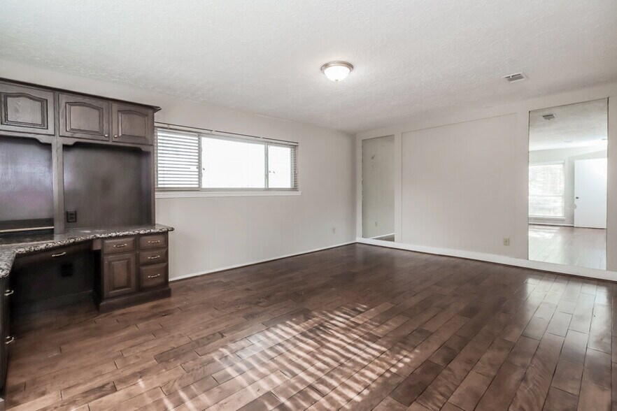 Building Photo - 13483 Castilian Dr