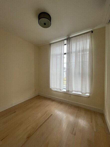 Building Photo - 610 Communipaw Ave