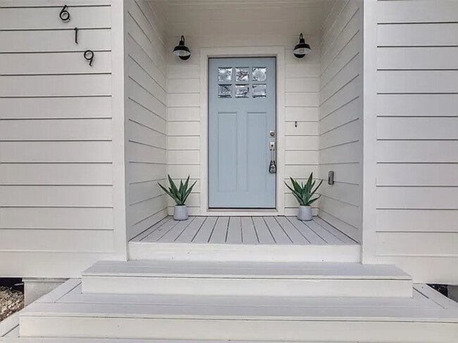 Building Photo - 6619 Sherman St