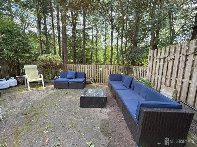 Building Photo - 37 Dorchester Dr