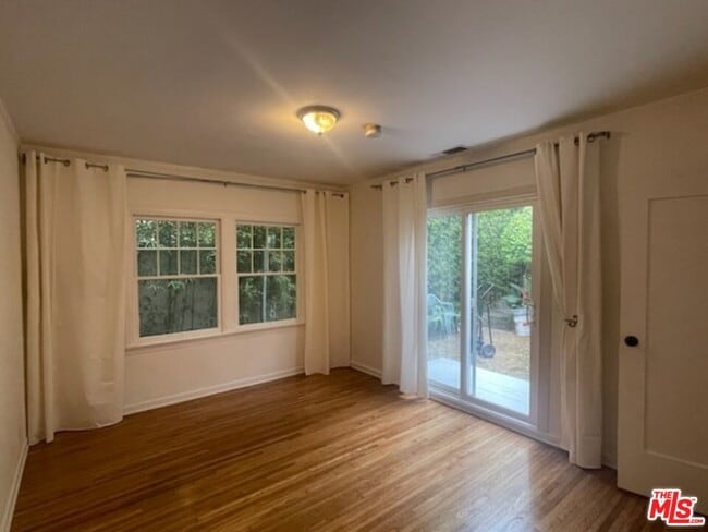 Building Photo - 642 1/2 Maltman Ave