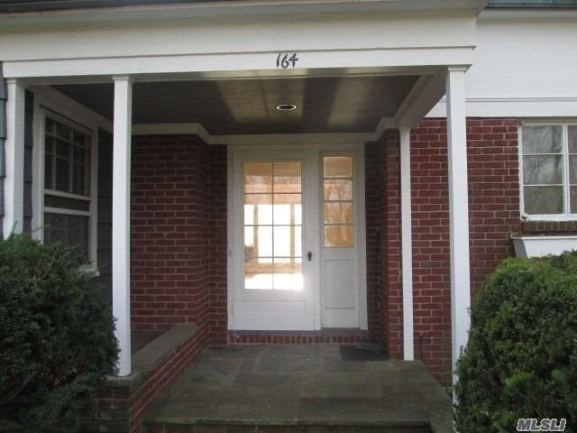 Building Photo - 164 Wildwood Rd