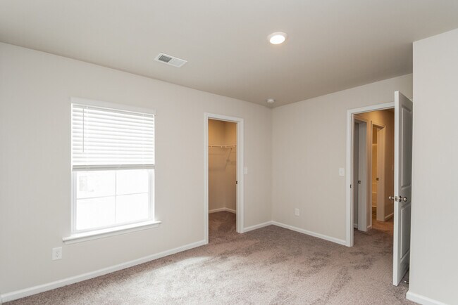 Building Photo - 428 Red Poll Wy