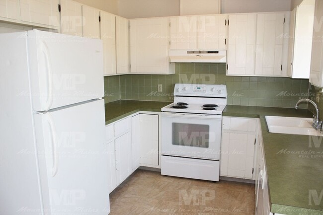 Building Photo - 1205 Fuqua Dr