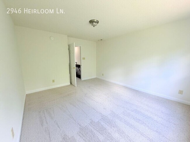 Building Photo - 2946 Heirloom Ln