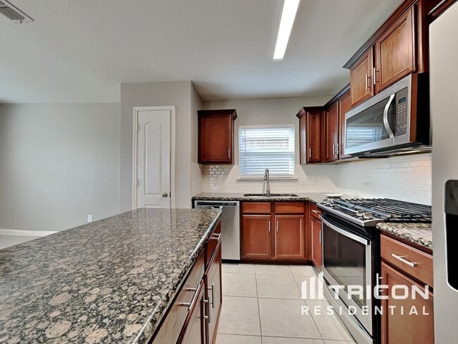 Building Photo - 2111 Juniper Dr