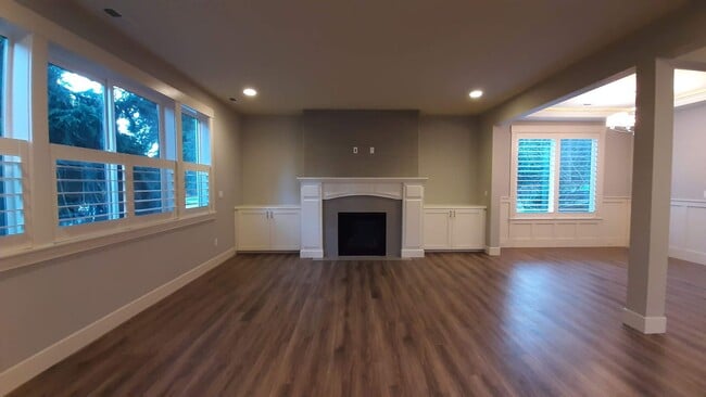 Building Photo - Magnificent Gig Harbor 4 Bed Home For Rent