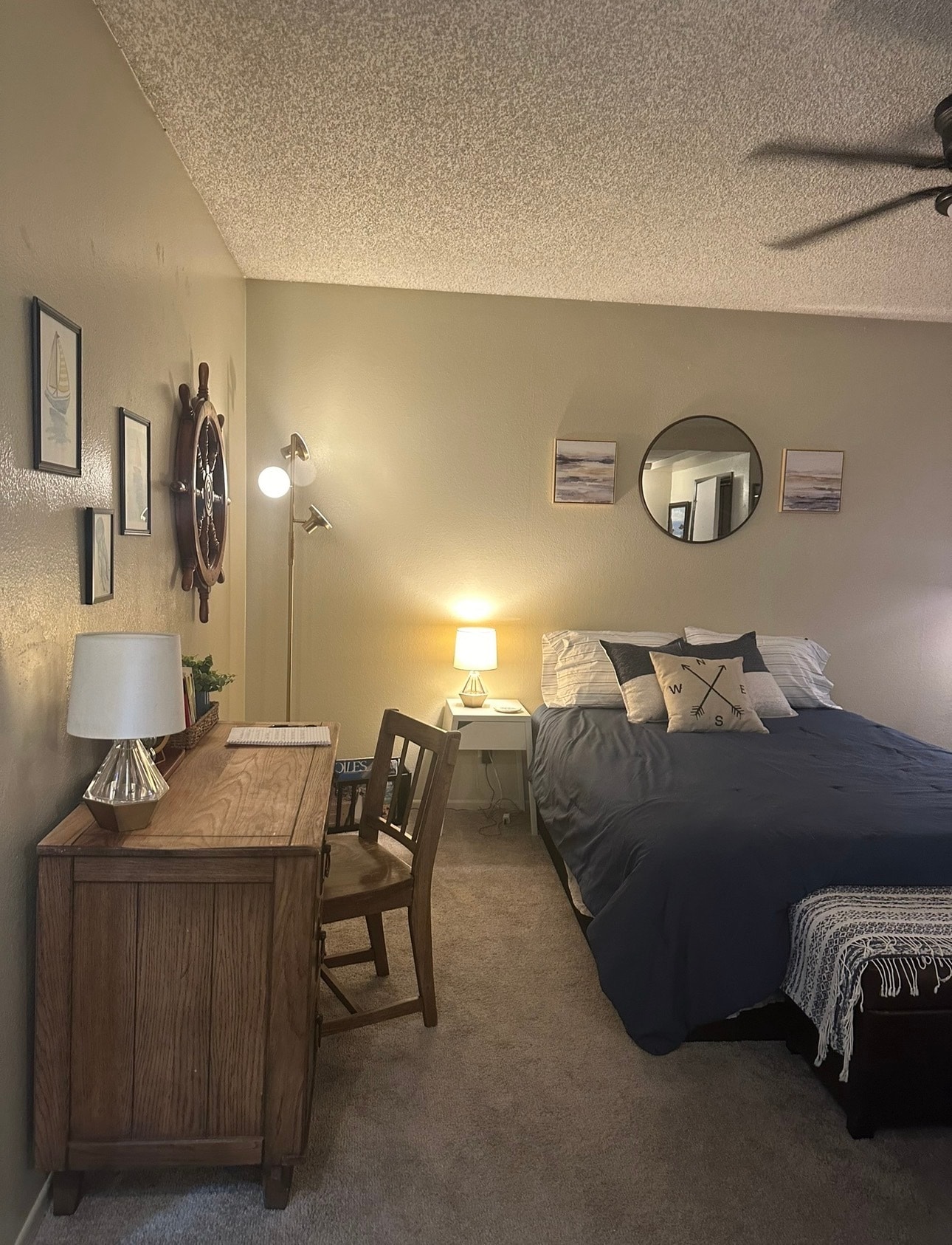 Study/work area - 3238 Ashford St