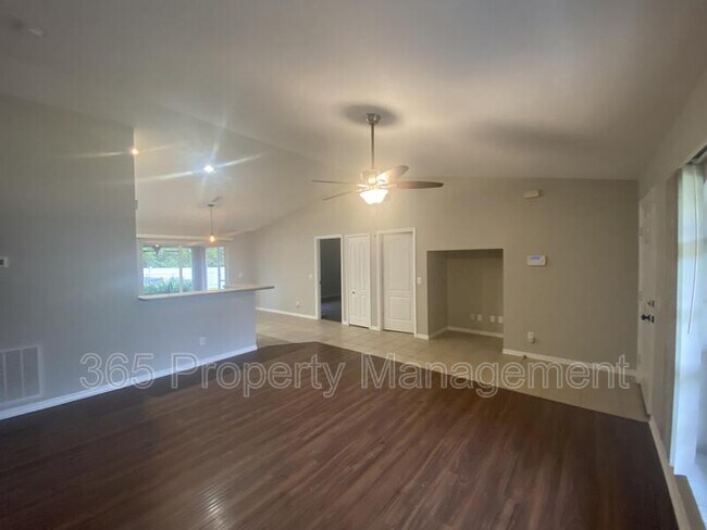 Building Photo - 3928 Champagne Ave