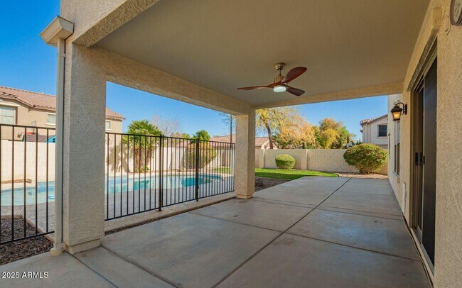 Building Photo - 3734 E Betsy Ln