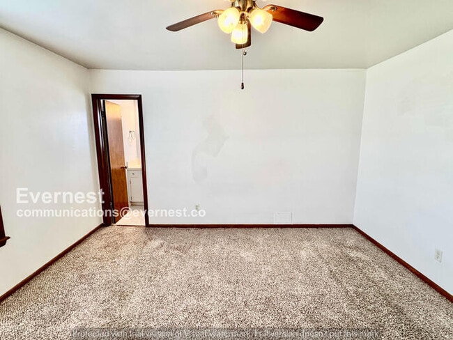 Building Photo - 3 Bed/2 Bath Home with Garage / Pet-Friendly / Available Now!