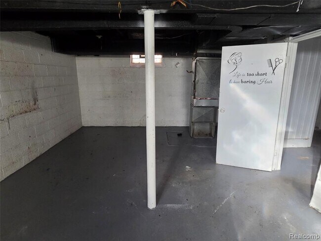 Building Photo - 19496 Braile St