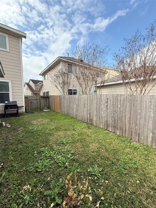 Building Photo - 11930 Jelicoe Dr