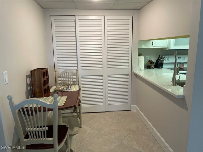 Building Photo - 330 Kon Tiki Dr