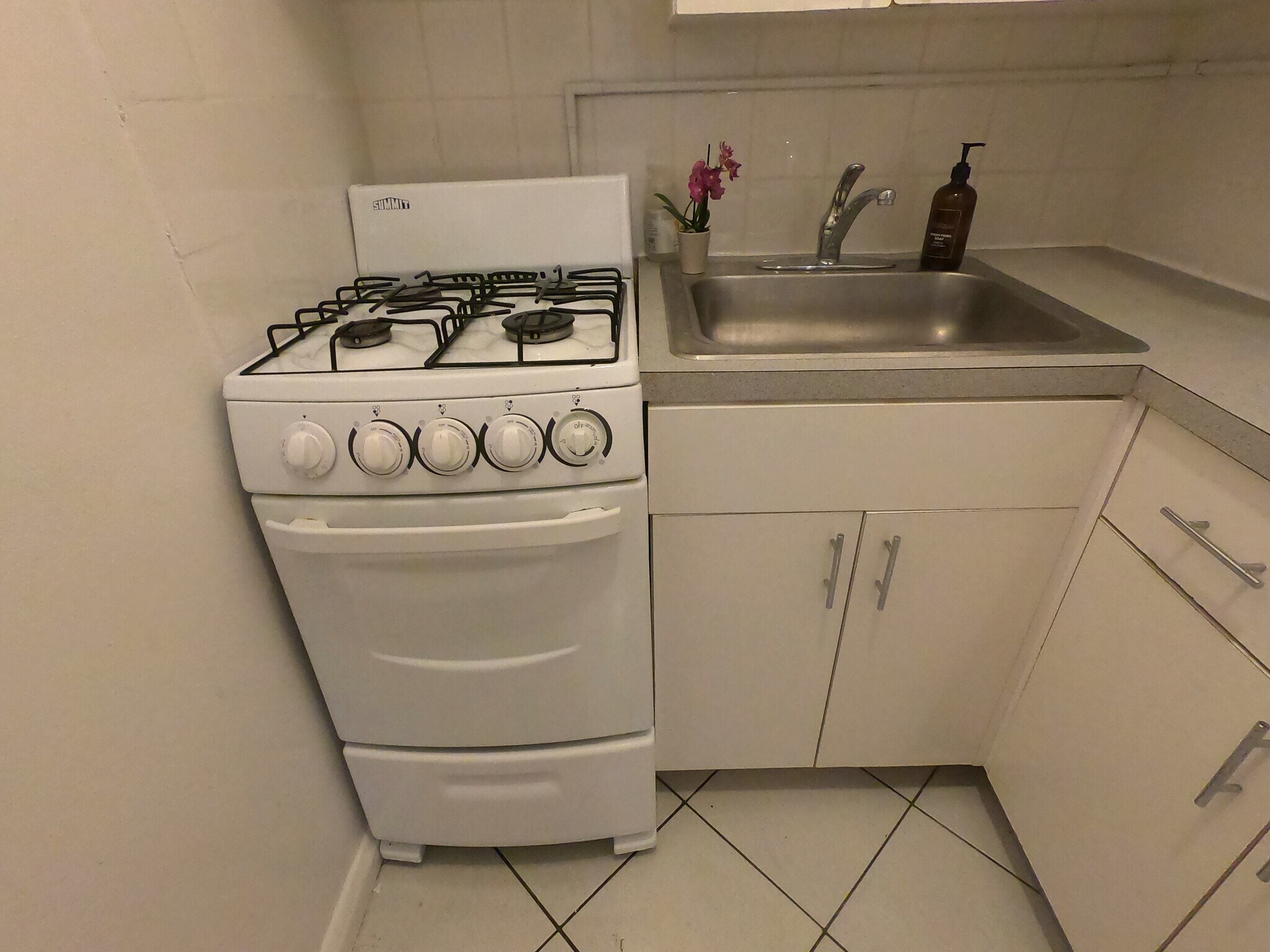 Kitchen 2 - 156 W 95th St