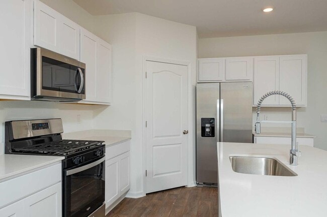 Building Photo - 951 Orellana Rd