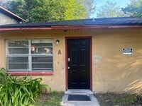 Building Photo - 2622 SW 31st Pl