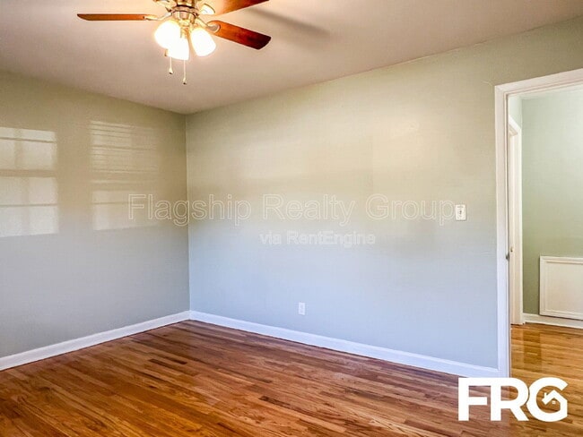 Building Photo - 111 W 15th St