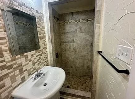 Building Photo - 4124 Benmar St