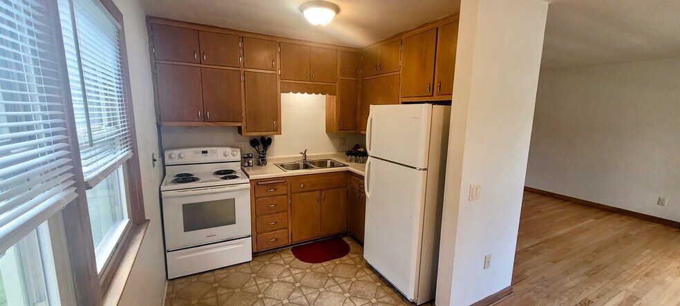 Building Photo - 926 High St