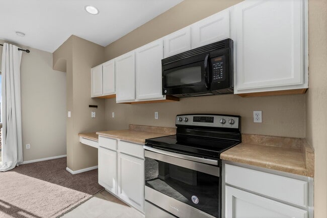 Building Photo - 2564 W 82nd Ln