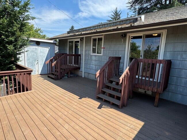 Building Photo - 3 Bedroom Home in College Hill Neighborhood