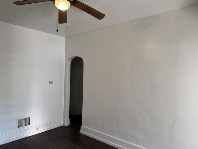 Building Photo - 310 Spruce Ave