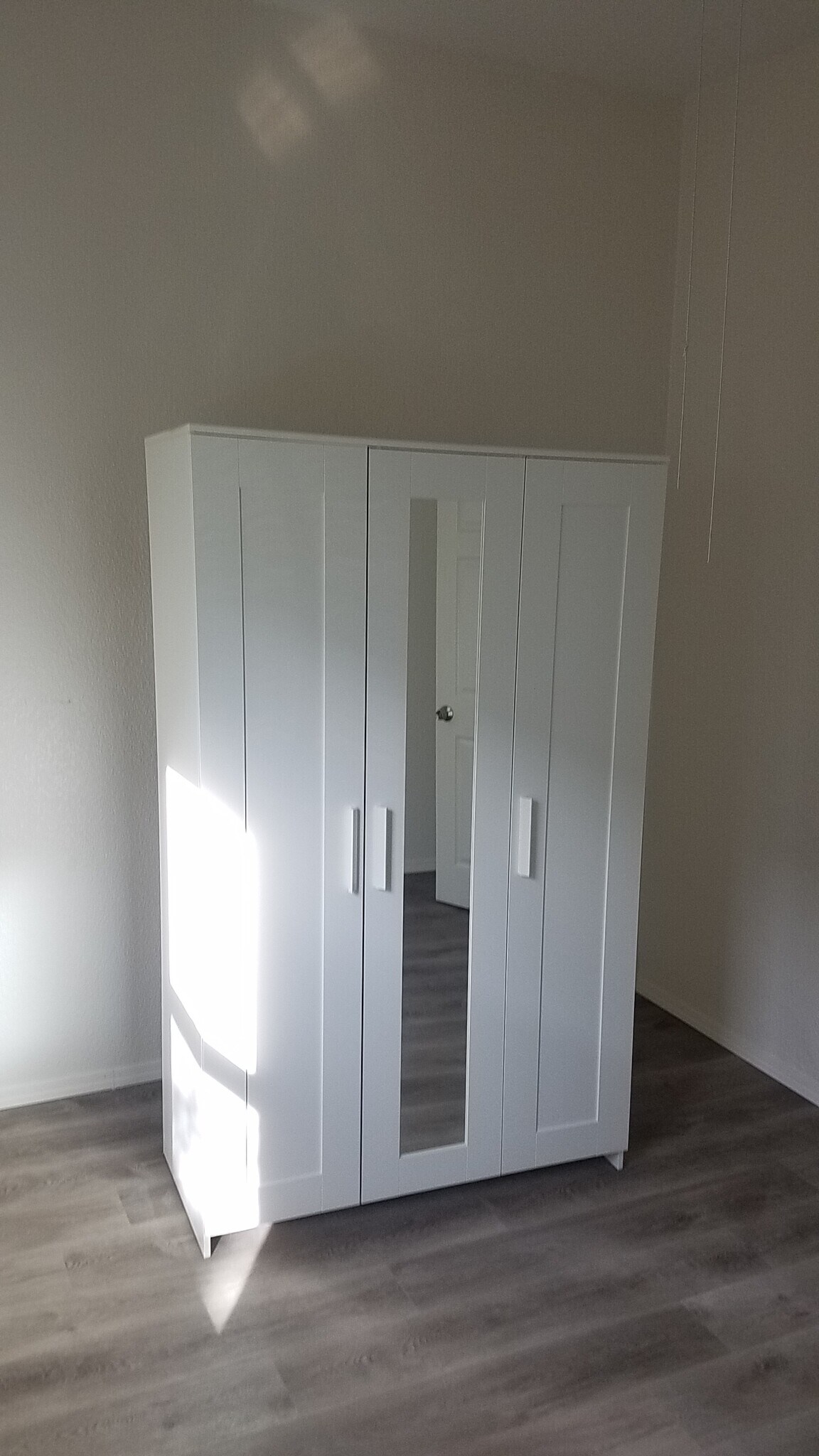 Building Photo - 1120 W 6th St