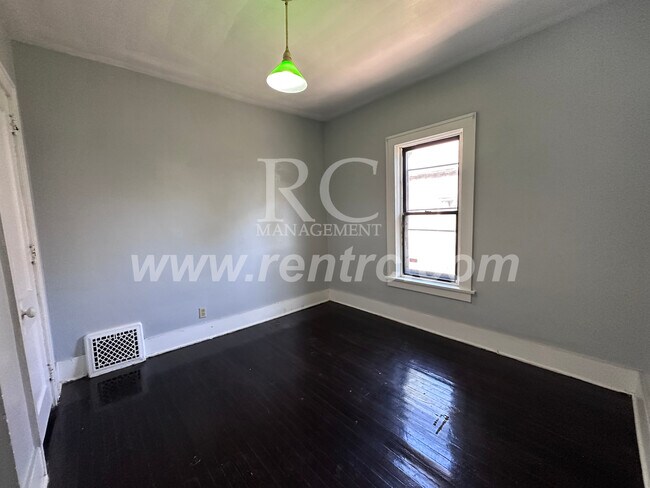 Building Photo - 1115 Harmon-