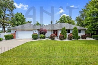 Building Photo - Spacious South Hill Rancher
